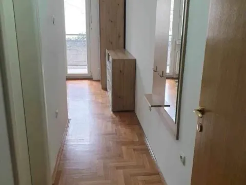 Izdavanje, garsonjera, 25m², Sajmište, Novi Sad - image 7