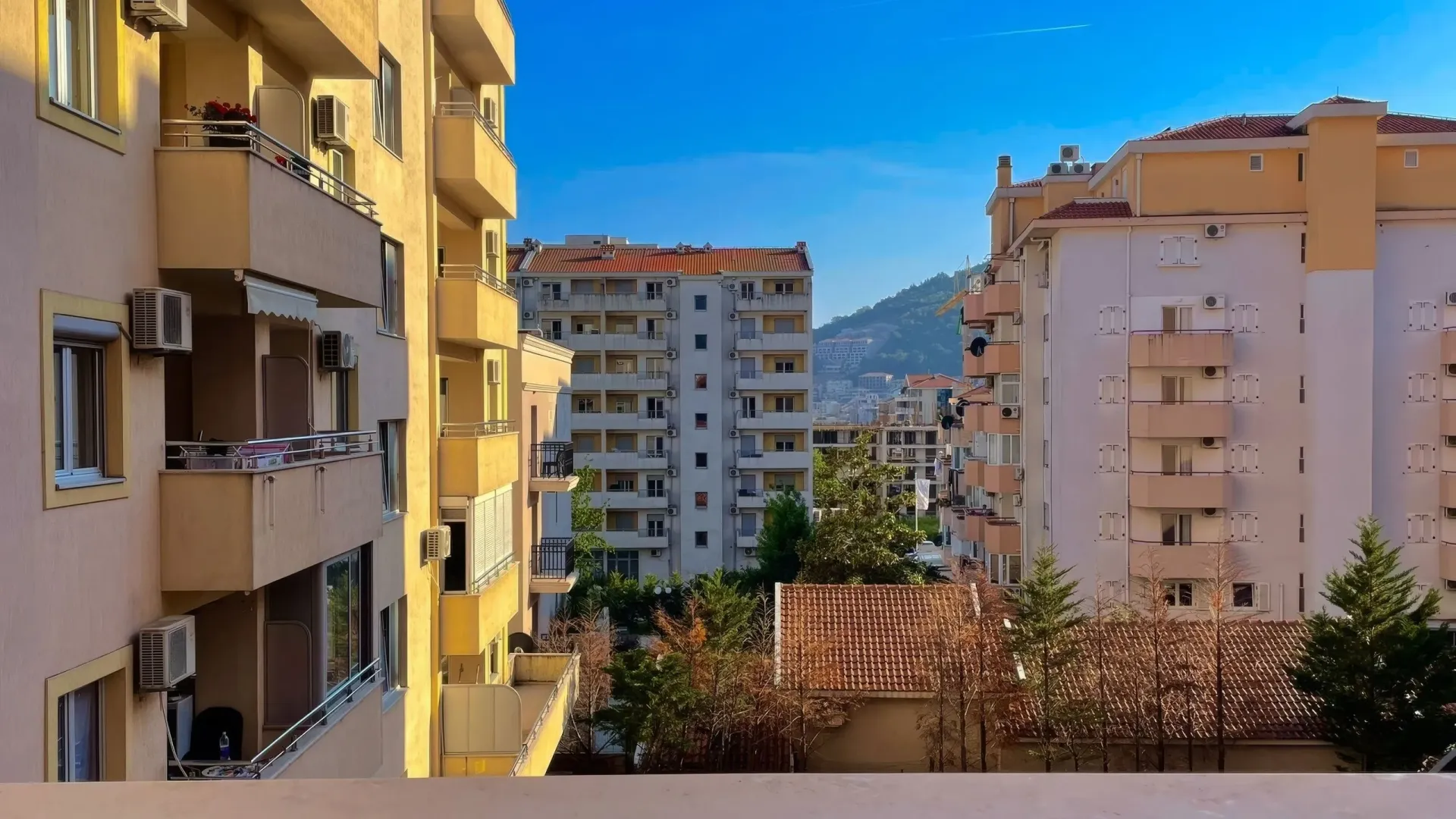 Izdavanje, jednosoban stan, 65m², Rozino, Budva