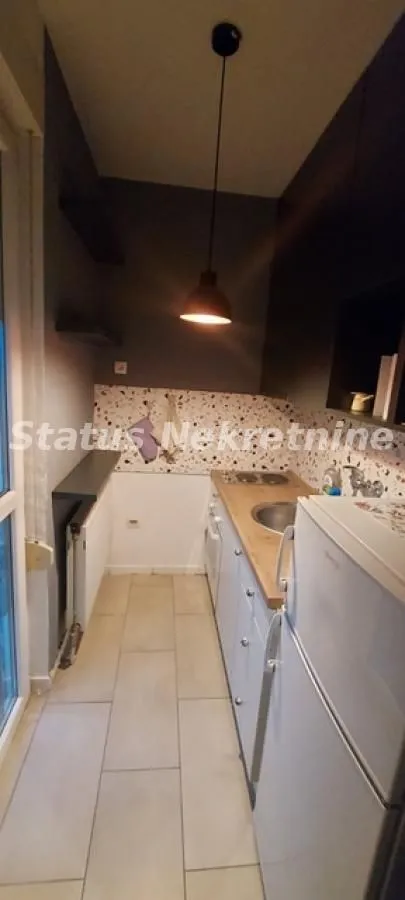 Izdavanje, garsonjera, 28m², Grbavica, Novi Sad Sve Podlokacije