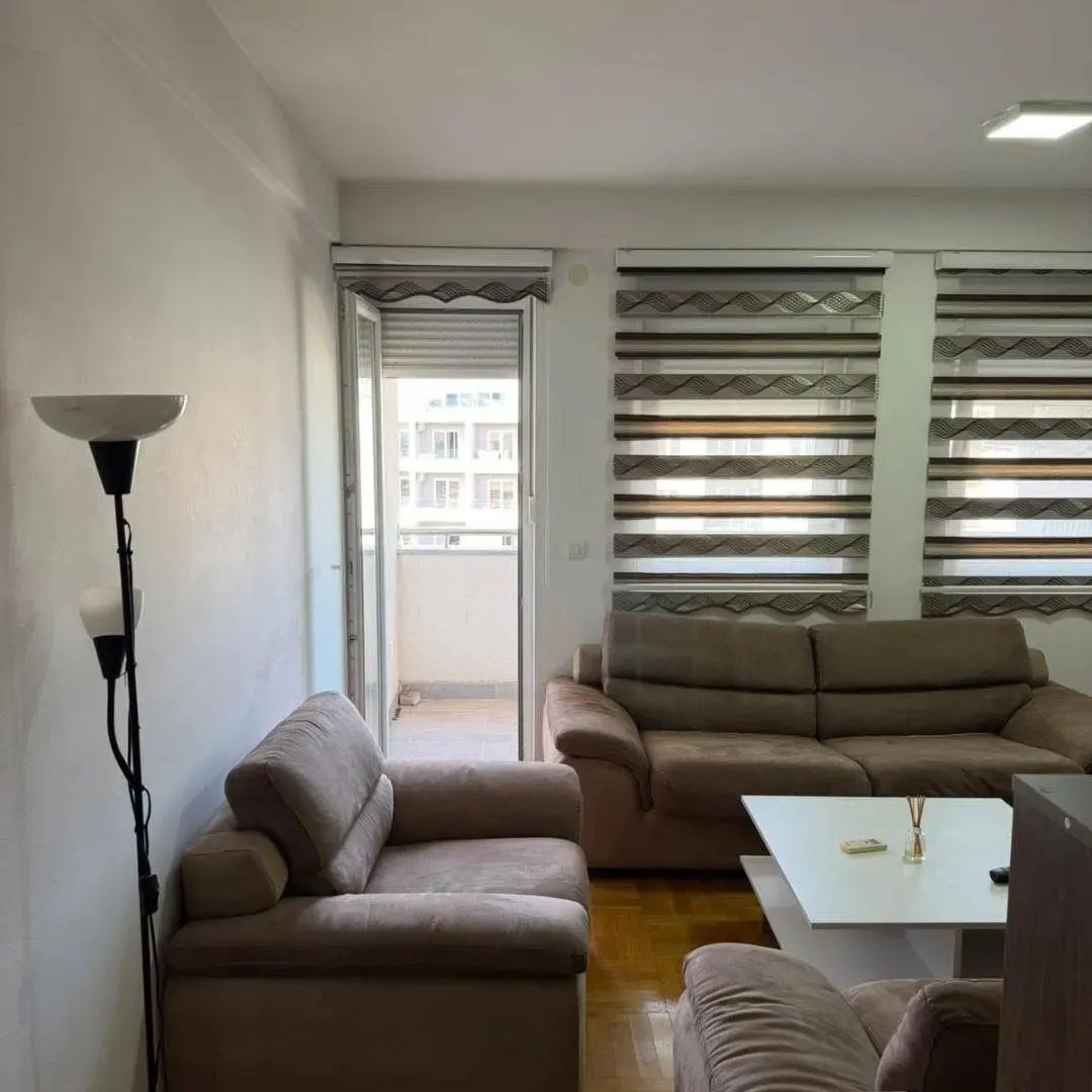 Izdavanje, dvosoban stan, 74m², Popovići, Bar