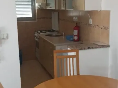 Izdavanje, jednosoban stan, 37m², Škaljari, Kotor - image 4