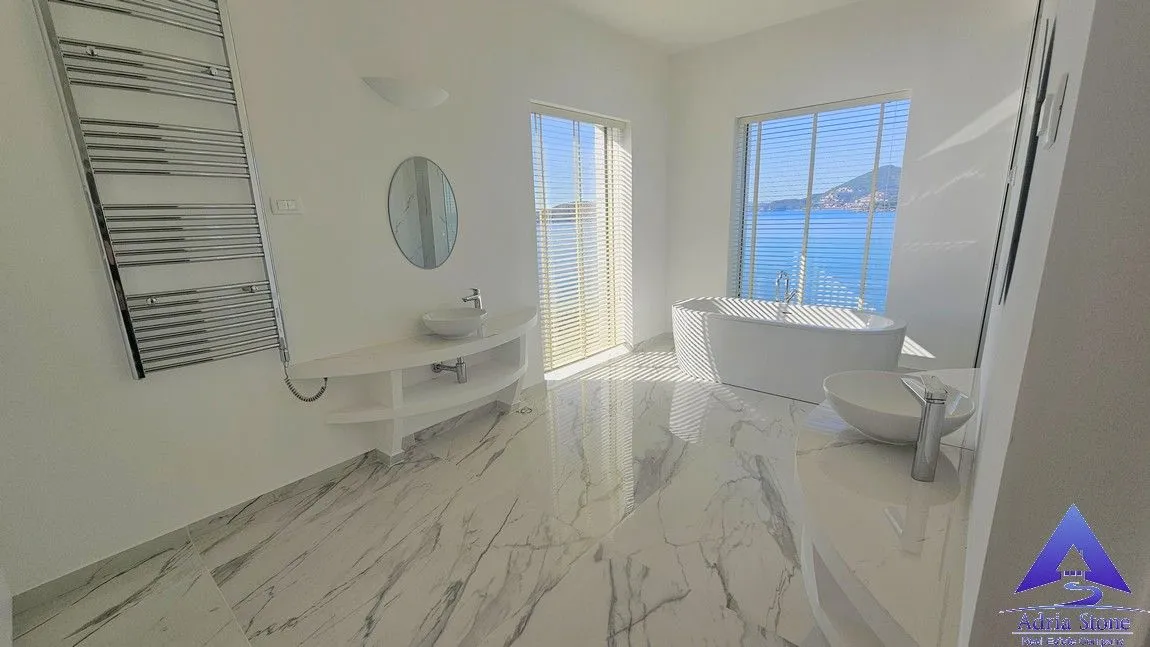 Sale, house, 350m², Kamenovo, Budva