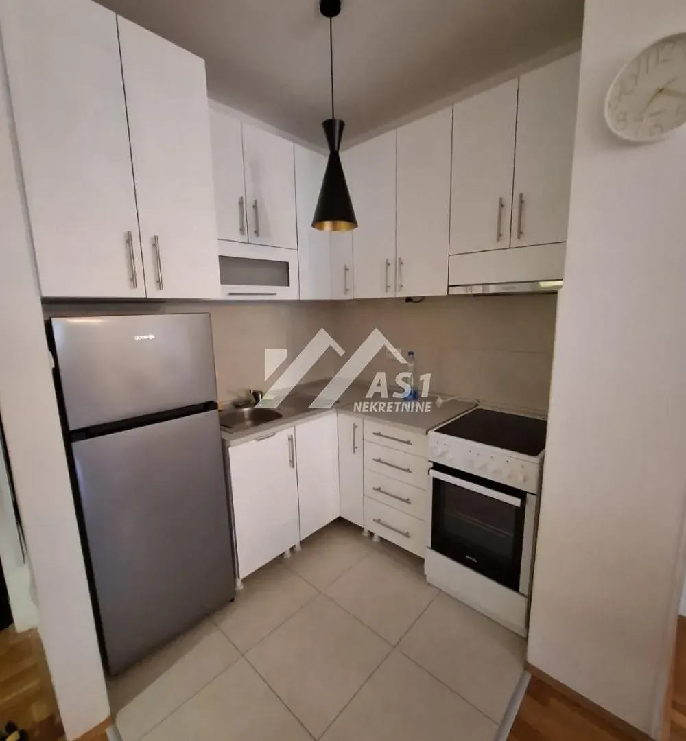 Izdavanje, dvosoban stan, 37m², Novo naselje, Novi Sad