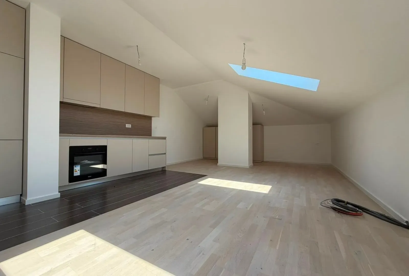 Prodaja, garsonjera, 45m², Tološi, Podgorica