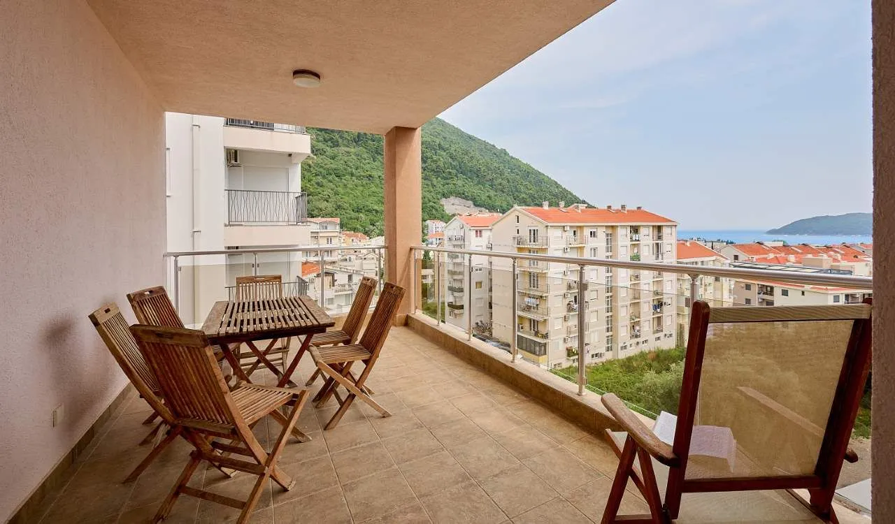 Prodaja, dvosoban stan, 88m², Lazi, Budva