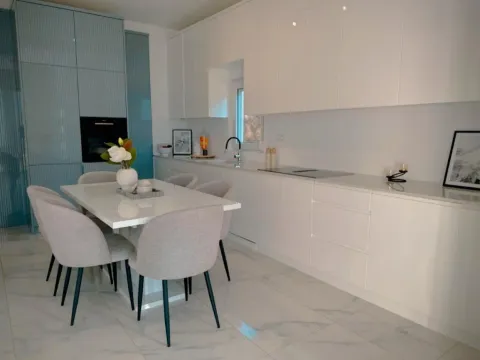 Izdavanje, kuća, 200m², Dobre Vode, Bar - image 9