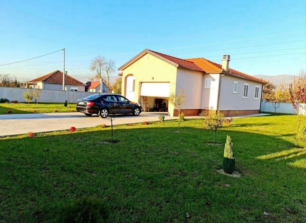 Izdavanje, kuća, 150m², Spuž, Danilovgrad