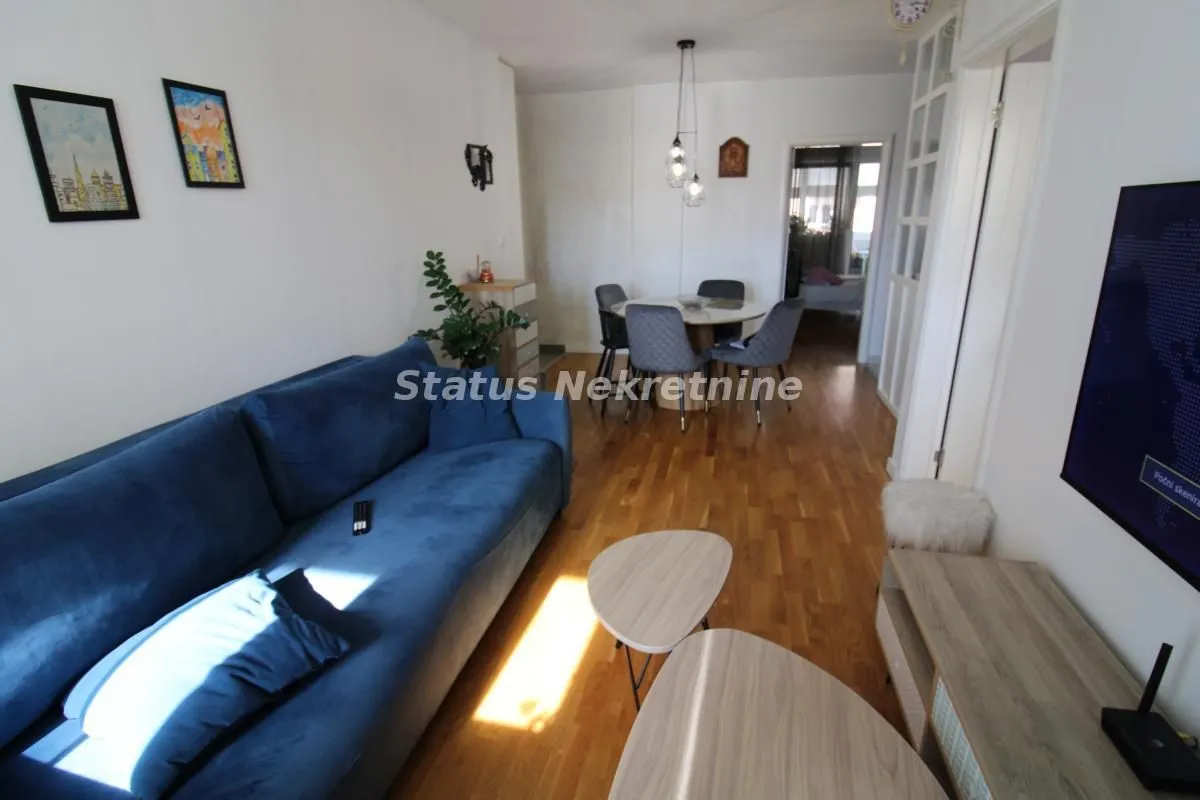Prodaja, trosoban stan, 59m², Petrovaradin, Novi Sad