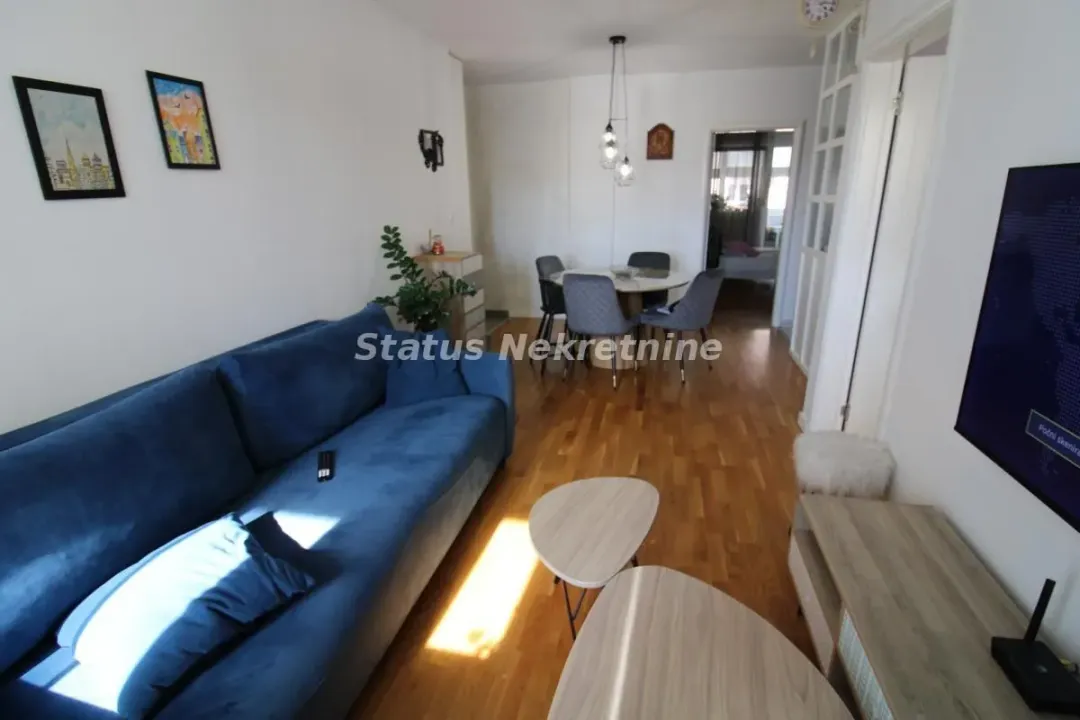 Prodaja, trosoban stan, 59m², Petrovaradin, Novi Sad