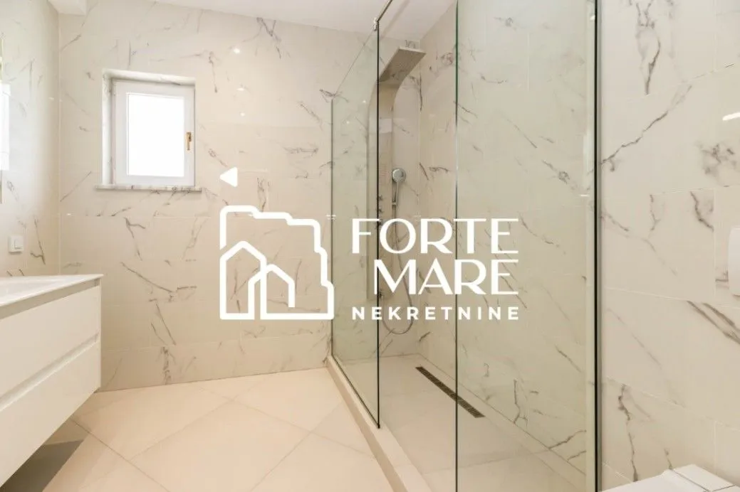 Prodaja, dvosoban stan, 133m², Đenovići, Herceg Novi