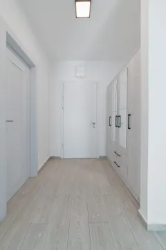 Izdavanje, jednosoban stan, 57m², Bečići, Budva - image 17