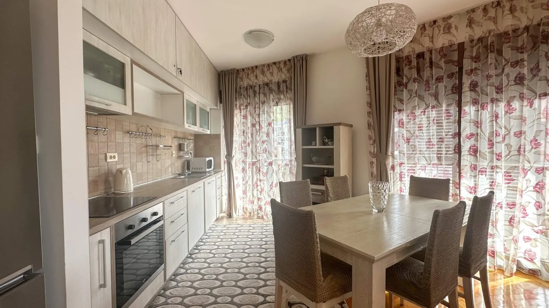 Sale, apartment, 88m², Bečići, Budva