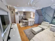 Izdavanje, četvorosoban stan, 100m², Centar, Novi Sad - image 1