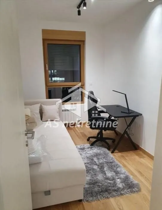 Rent, four bedroom apartment, 105m², Novi Beograd Blok 65, Novi Beograd Sve Podlokacije