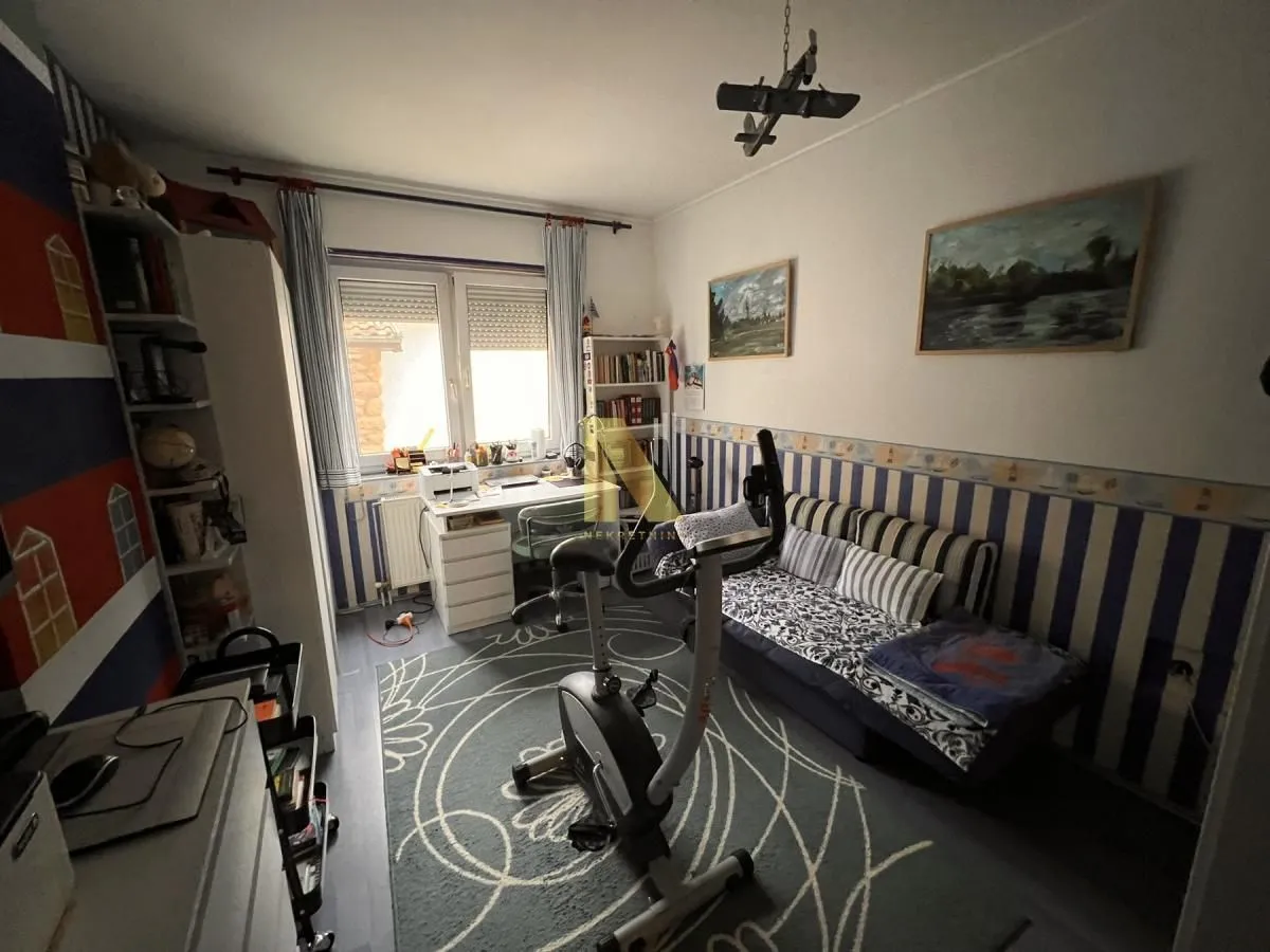 Prodaja, kuća, 114m², Adamovićevo Naselje, Novi Sad Sve Podlokacije