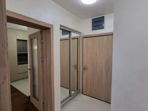 Izdavanje, dvosoban stan, 70m², Master Kvart, Podgorica - image 8