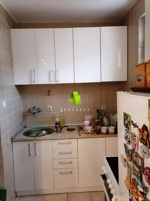 Prodaja, trosoban stan, 80m², Palilula, Niš