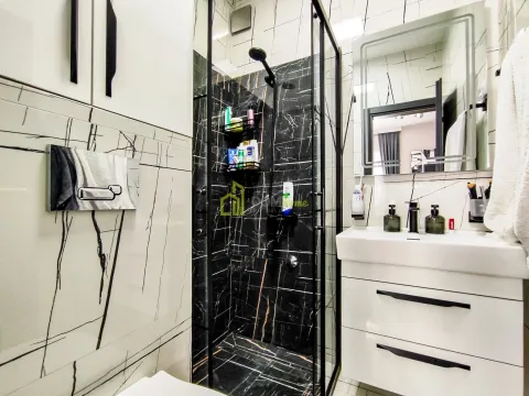 Prodaja, petosoban stan, 147m², Dalmatinska ulica, Podgorica - image 4