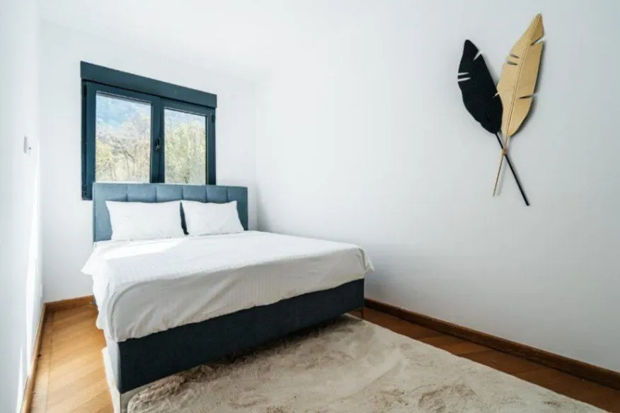 Sale, three bedroom apartment, 90m², Sveti Stefan, Budva