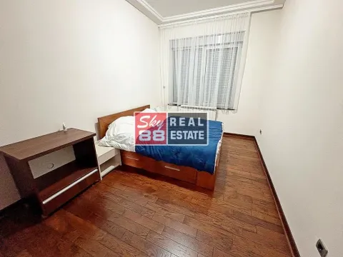 Izdavanje, četvorosoban stan, 134m², Savski Venac, Beograd - image 11