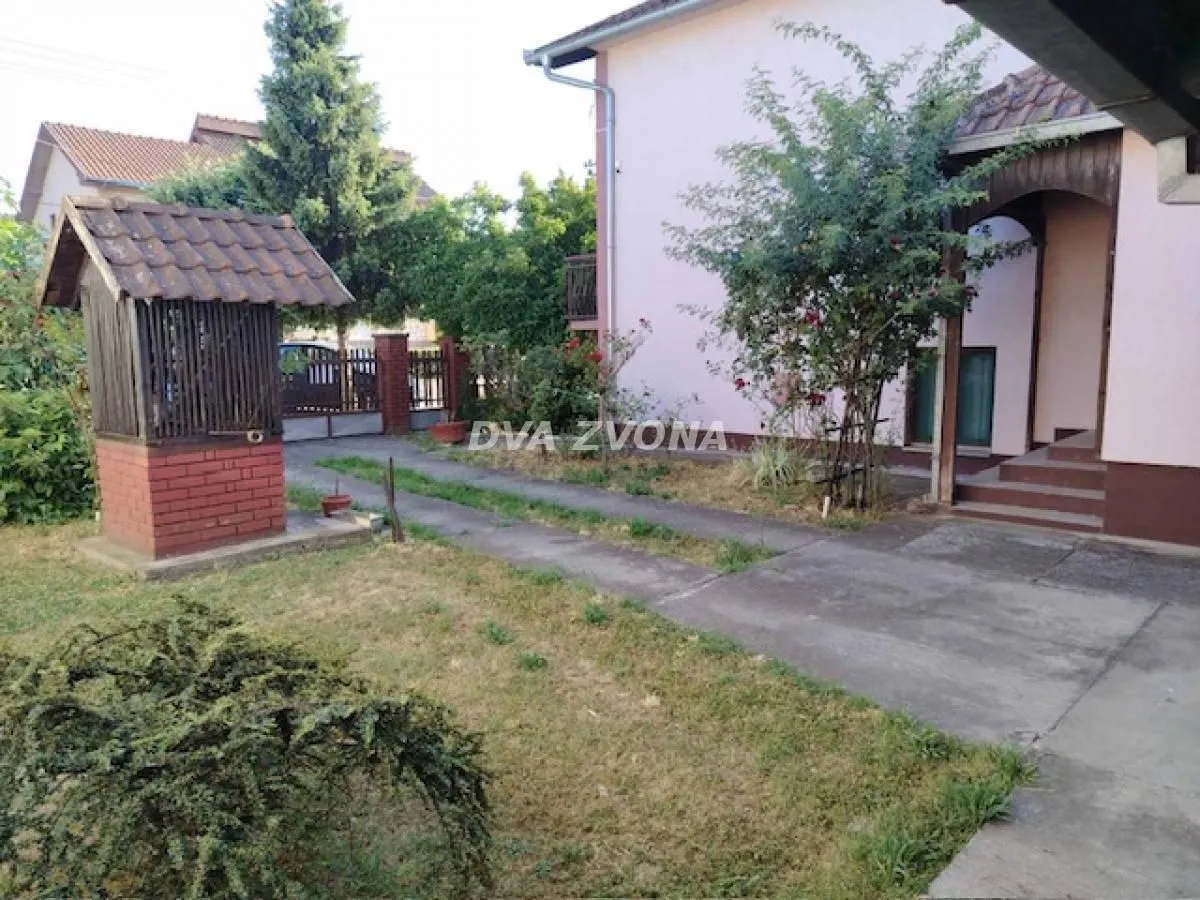 Prodaja, kuća, 172m², Beška, Inđija