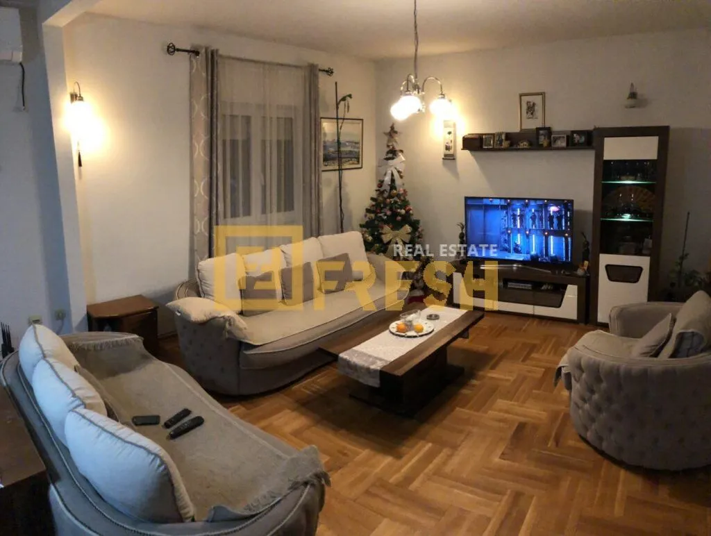 Izdavanje, kuća, 300m², Kokoti, Podgorica