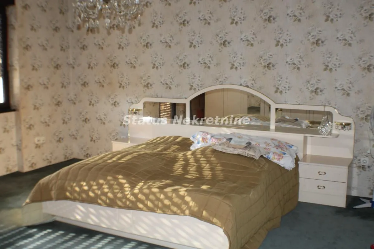 Prodaja, kuća, 372m², Bački Petrovac, Novi Sad