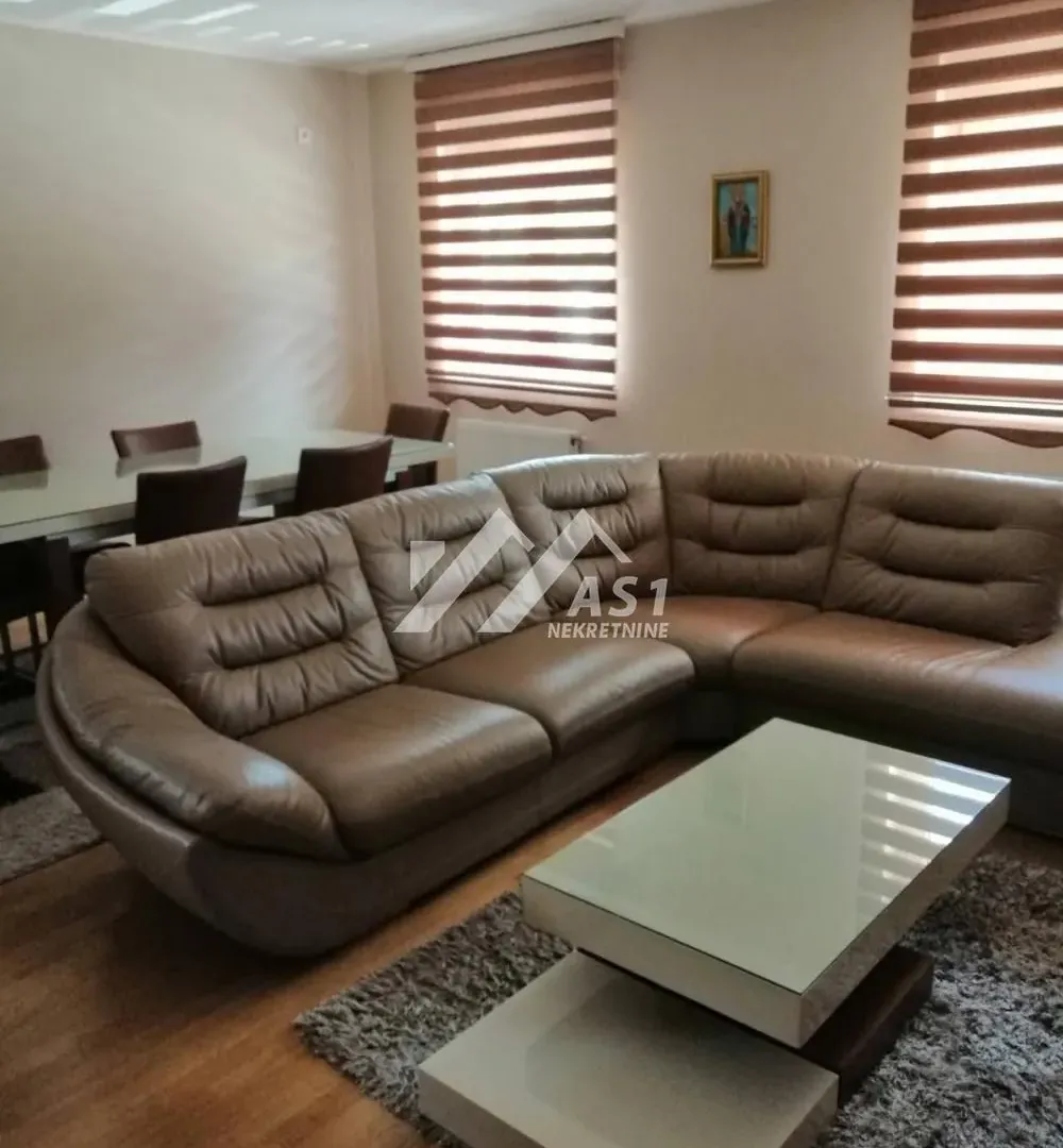 Izdavanje, četvorosoban stan, 95m², Novo naselje, Novi Sad