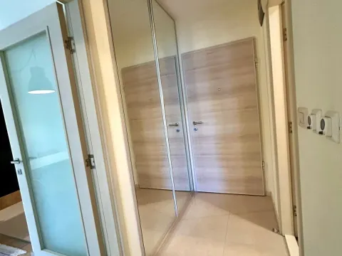 Rent, one bedroom apartment, 49m², City Kej, Podgorica - image 5