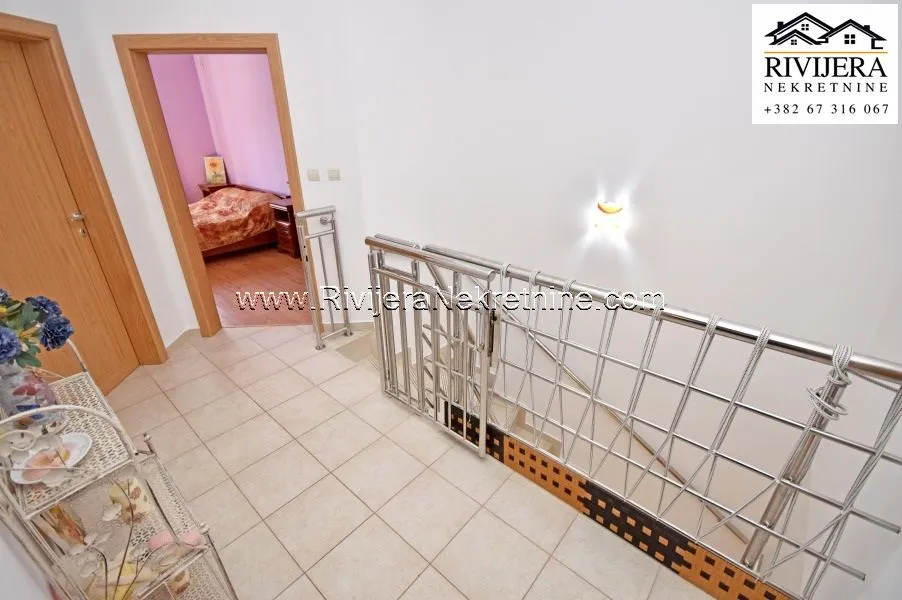 Prodaja, trosoban stan, 114m², Đenovići, Herceg Novi