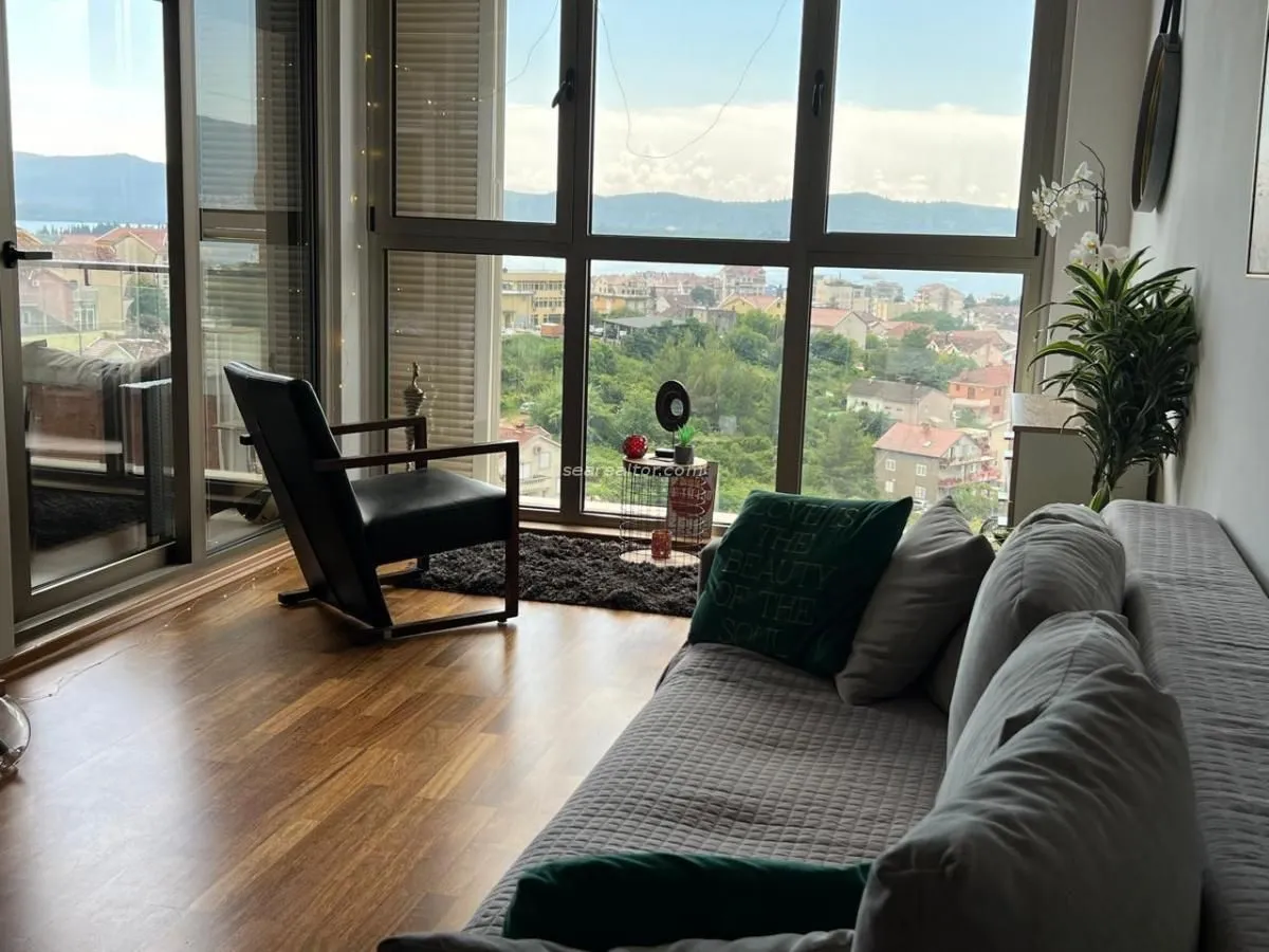 Prodaja, jednosoban stan, 55m², Tivat, Crna Gora