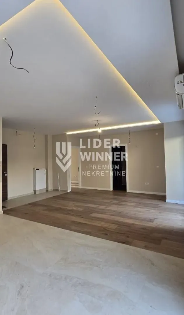 Sale, three bedroom apartment, 67m², Kluz, Zvezdara Sve Podlokacije