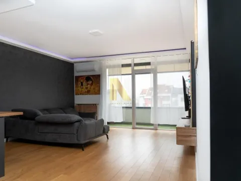 Prodaja, trosoban stan, 74m², Bulevar patrijarha Pavla, Novi Sad Sve Podlokacije - image 1