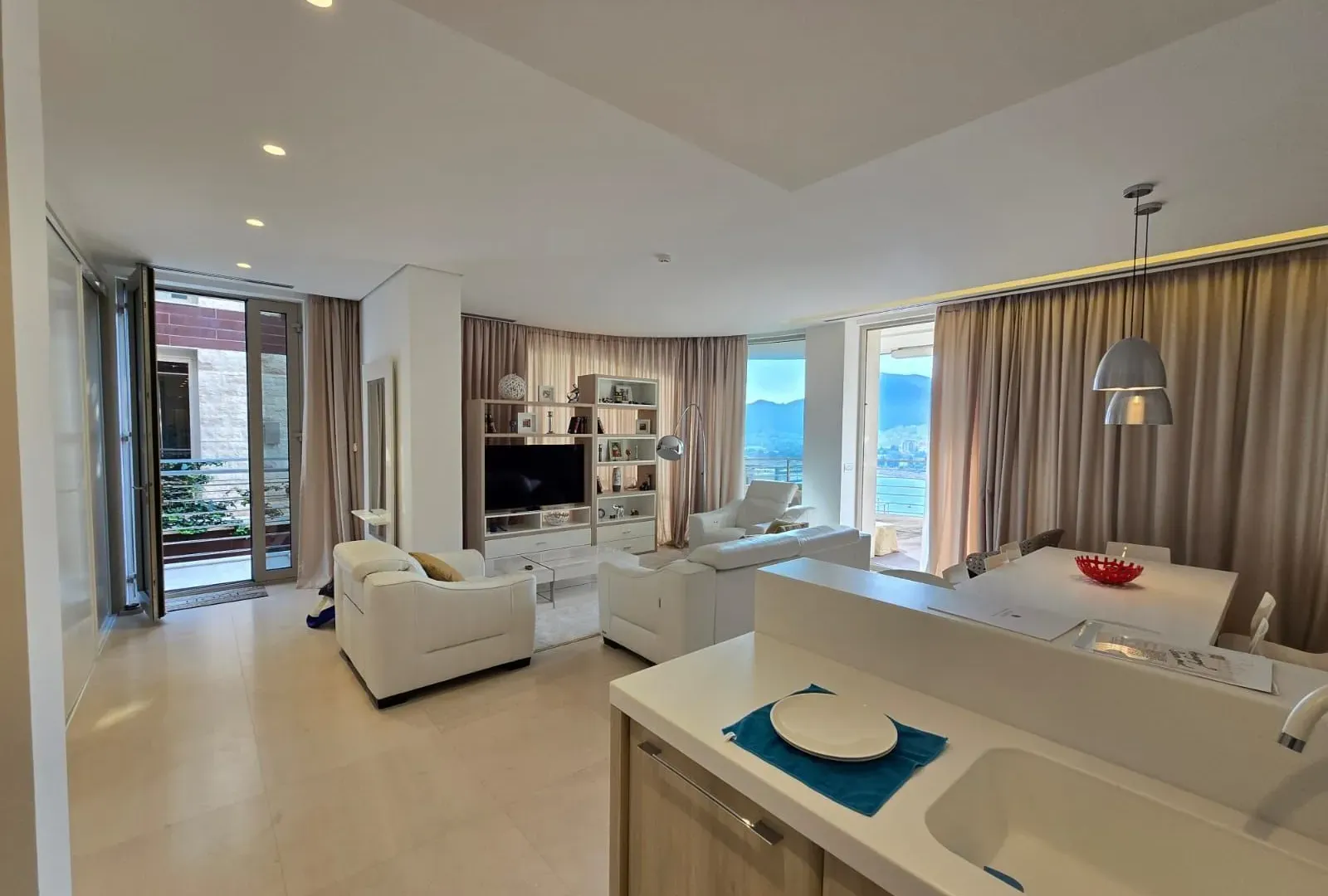 Prodaja, dvosoban stan, 140m², Budva, Crna Gora