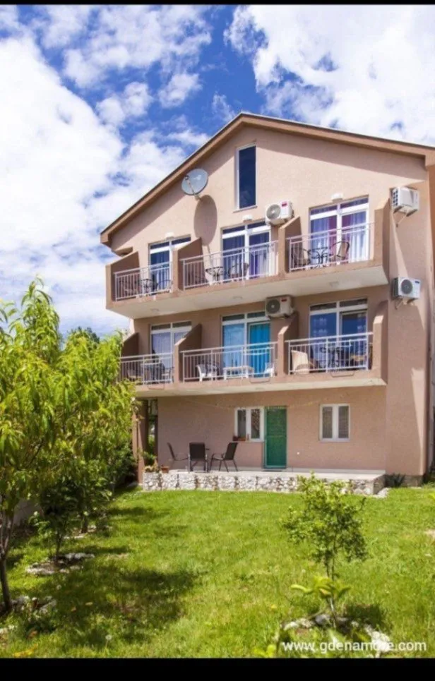 Izdavanje, kuća, 42m², Jaz, Budva