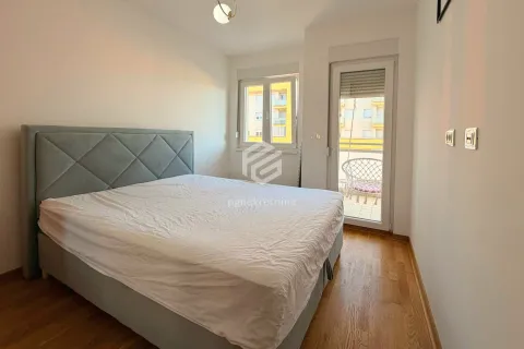 Rent, one bedroom apartment, 43m², City Kej, Podgorica - image 14