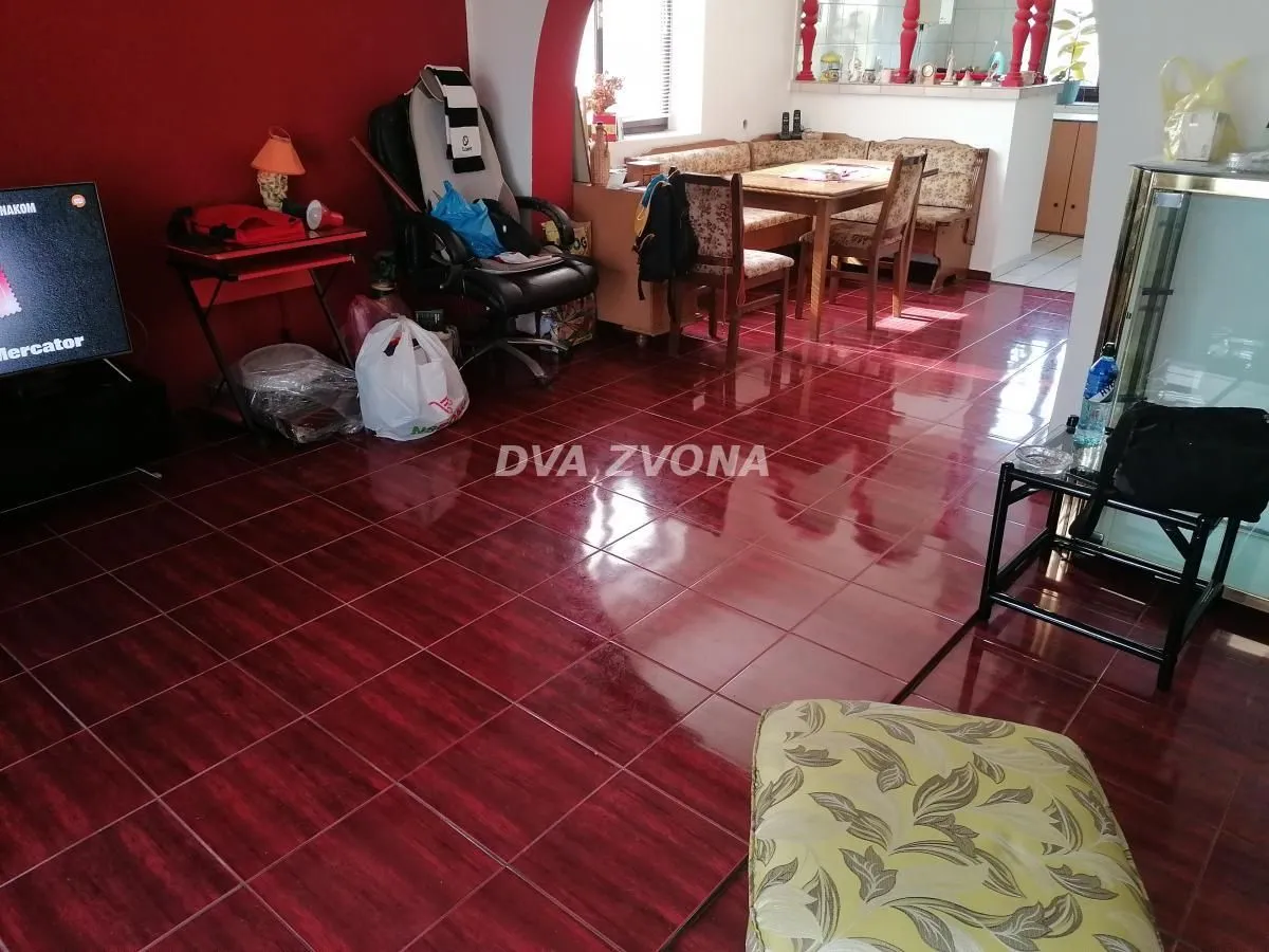 Prodaja, kuća, 350m², Kula, Srbija
