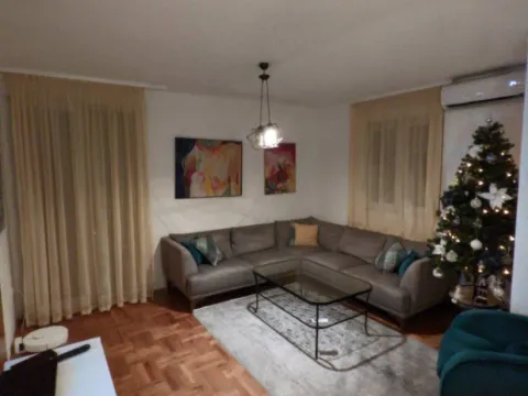 Prodaja, trosoban stan, 81m², Stari Aerodrom, Podgorica