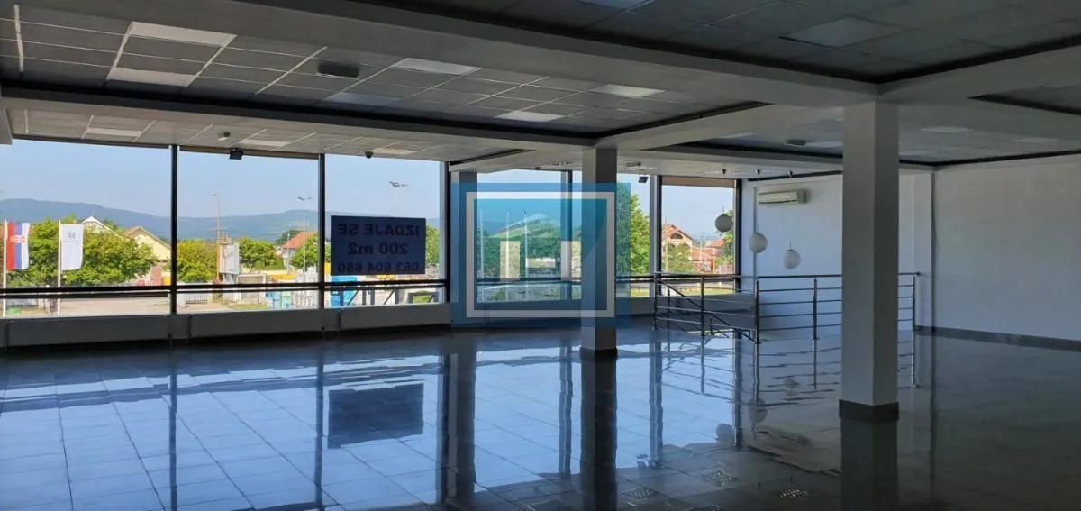 Rent, office space, 440m², Ćuprija, Srbija