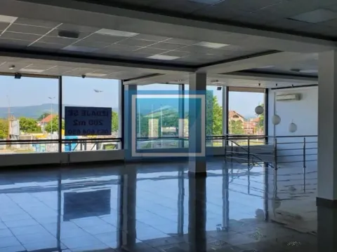 Rent, office space, 440m², Ćuprija, Srbija - image 3