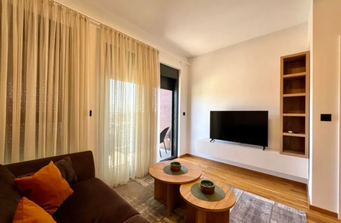 Izdavanje, jednosoban stan, 40m², Gorica C, Podgorica