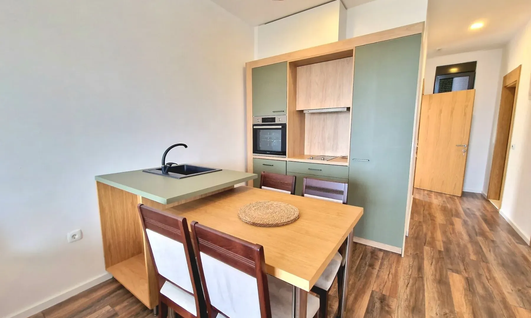 Sale, one bedroom apartment, 55m², Reževići, Budva