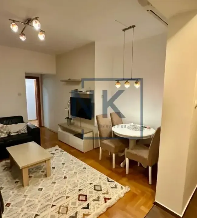 Izdavanje, dvosoban stan, 66m², Centar, Podgorica