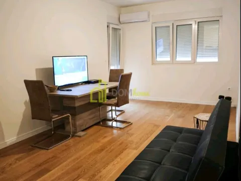 Rent, one bedroom apartment, 52m², Central Point, Podgorica - image 8