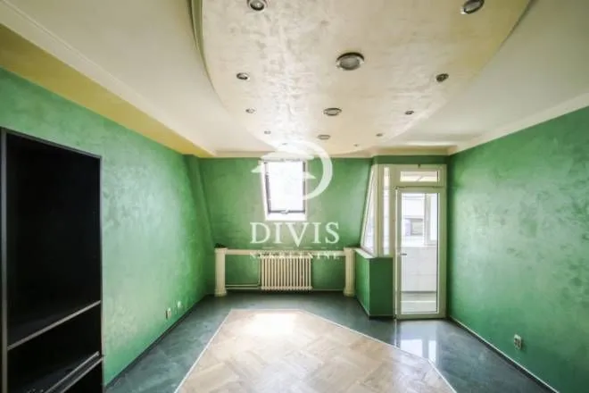 Prodaja, trosoban stan, 60m², Savski Trg, Beograd