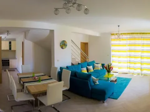 Prodaja, kuća, 218m², Tivat, Crna Gora - image 6