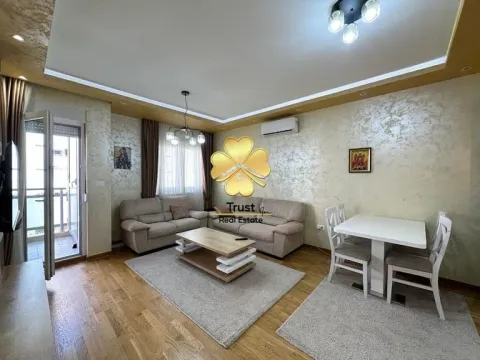 Izdavanje, dvosoban stan, 65m², City Kej, Podgorica