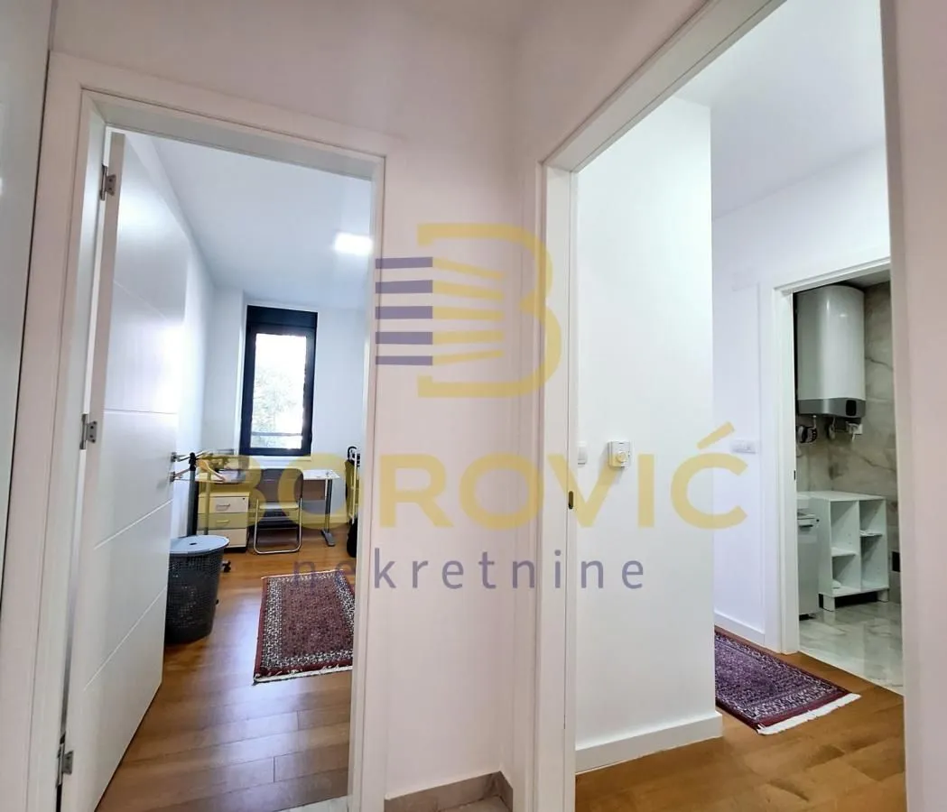 Prodaja, četvorosoban stan, 106m², Zemun Sve Podlokacije, Beograd