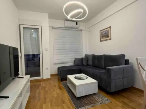 Izdavanje, jednosoban stan, 40m², Zabjelo, Podgorica