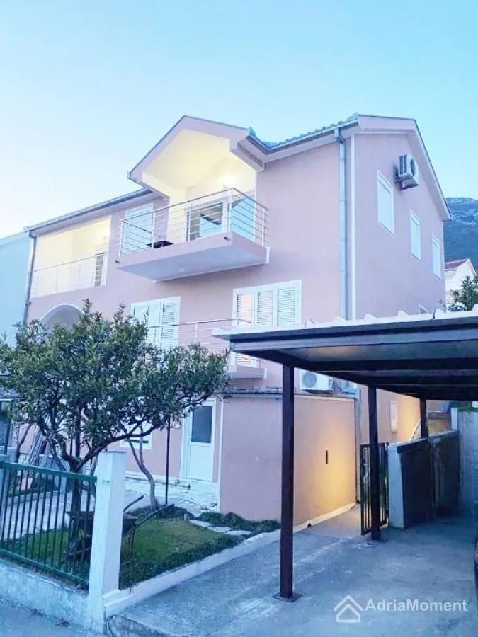 Prodaja, kuća, 275m², Đenovići, Herceg Novi